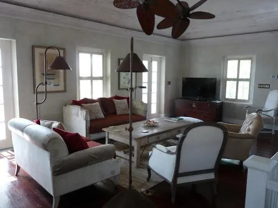 Holiday home Strawberry House Harbour Island Hotel